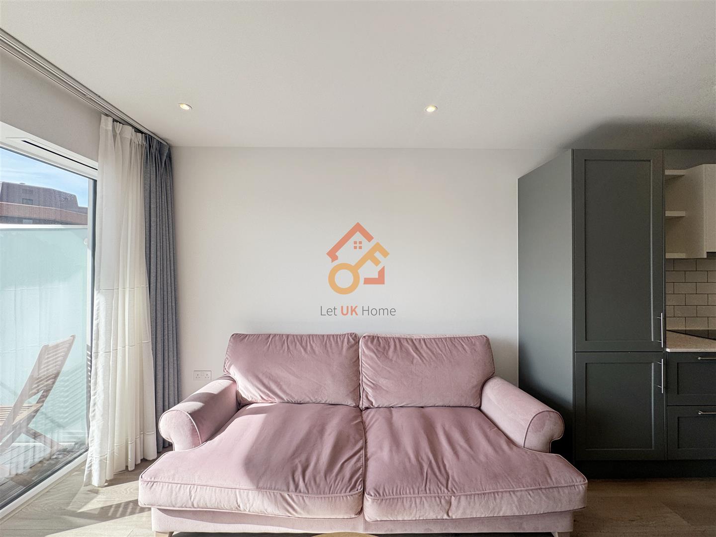Flat Filmworks Walk in Greater London