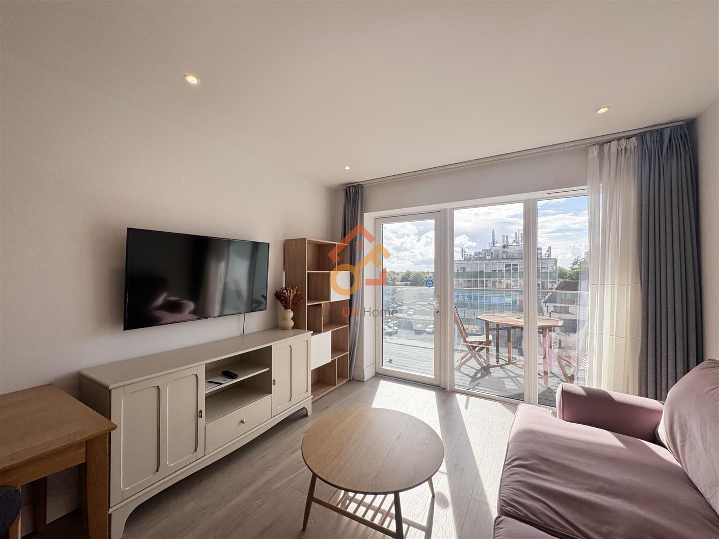 Flat Filmworks Walk in Greater London