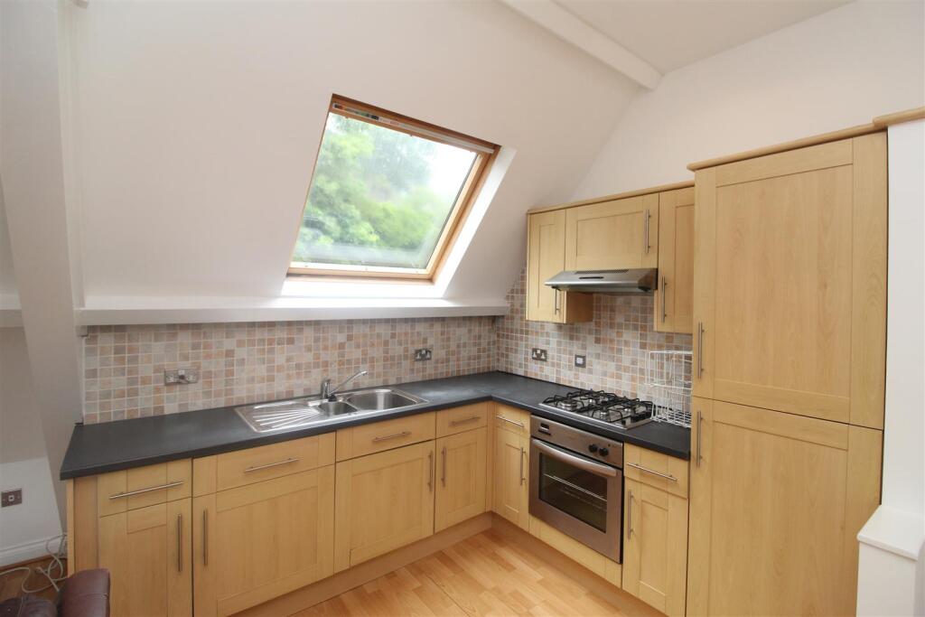 Flat Gelli Terrace in Abertridwr
