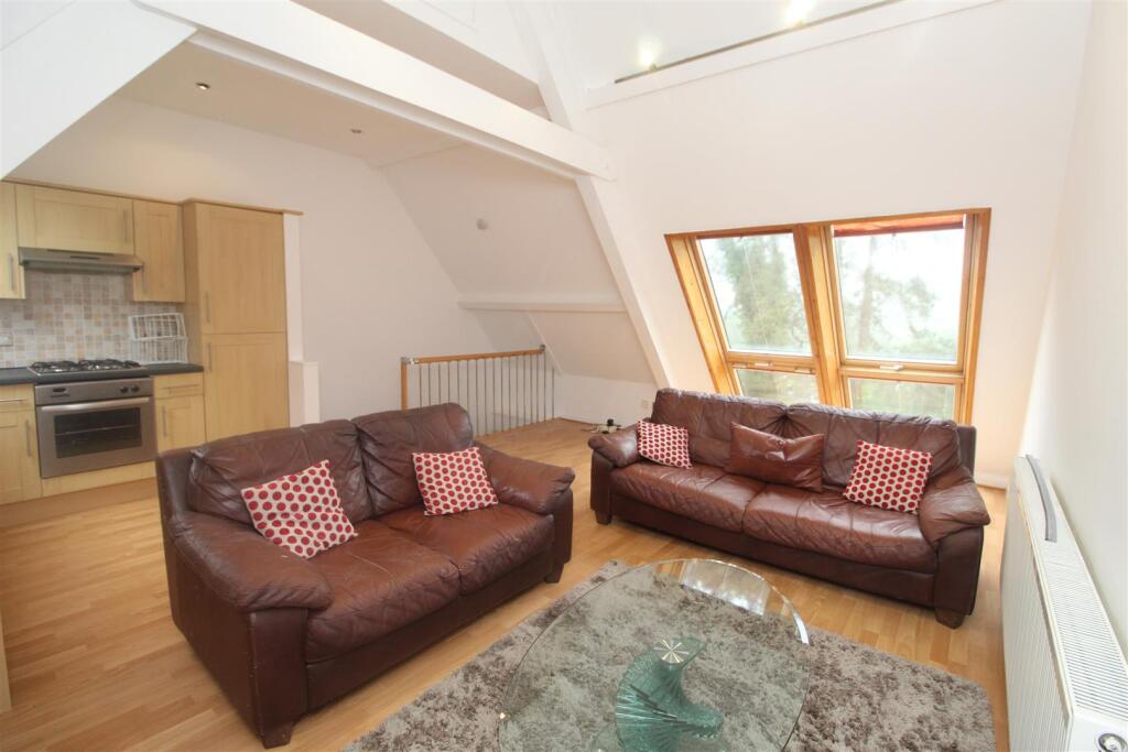 Flat Gelli Terrace in Abertridwr