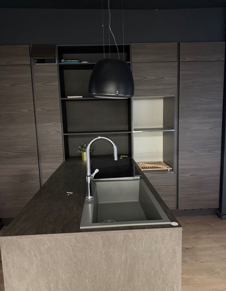 Flat Wigston Close in Greater London