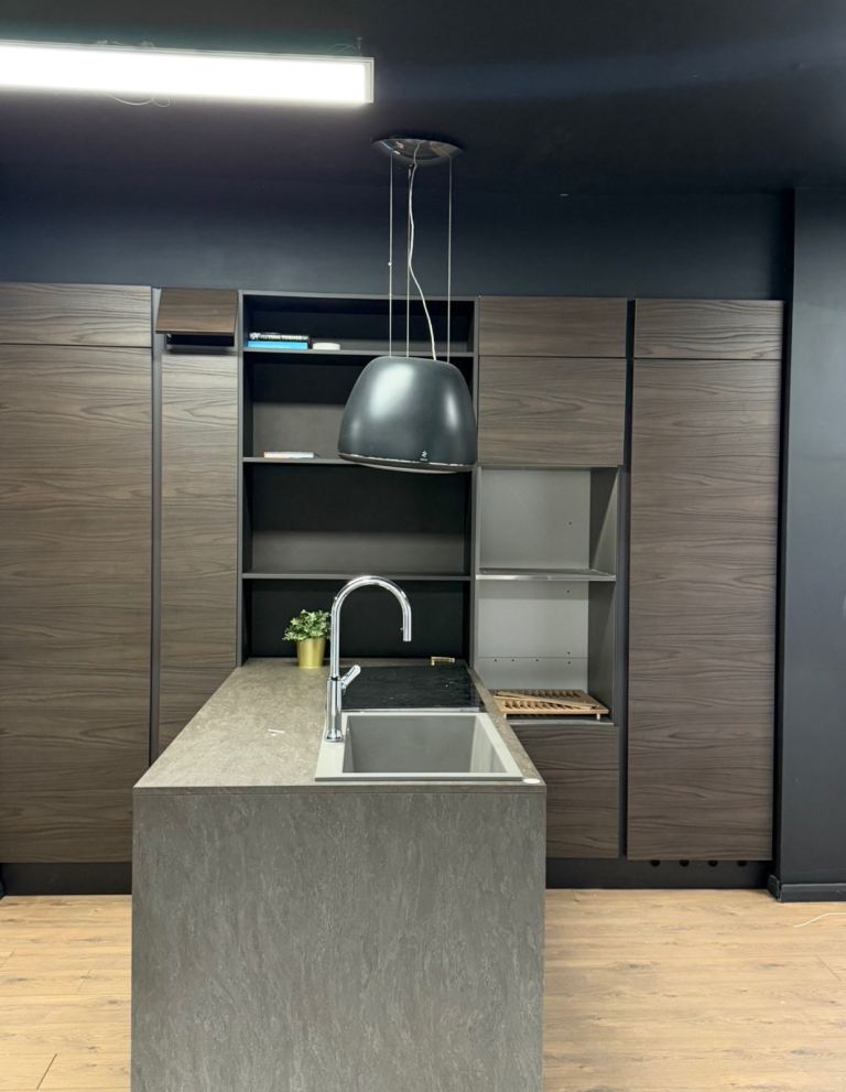 Flat Wigston Close in Greater London