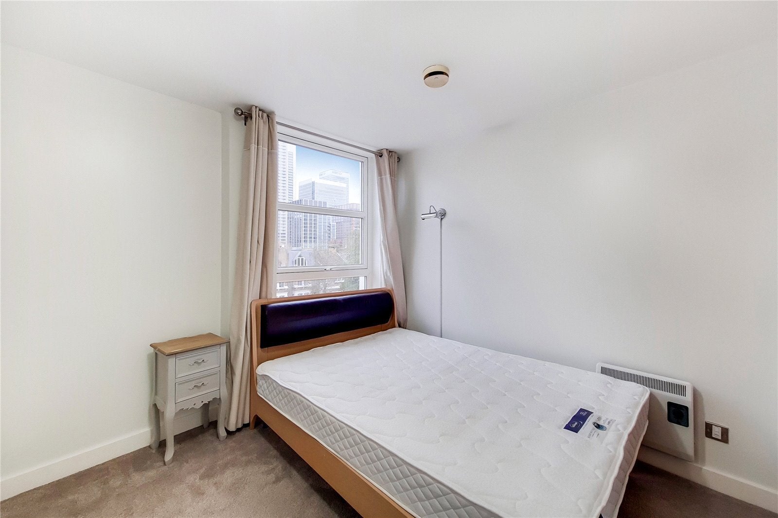 Flat Manchester Road in Greater London