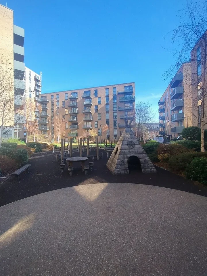 Flat Gayton Road in Greater London