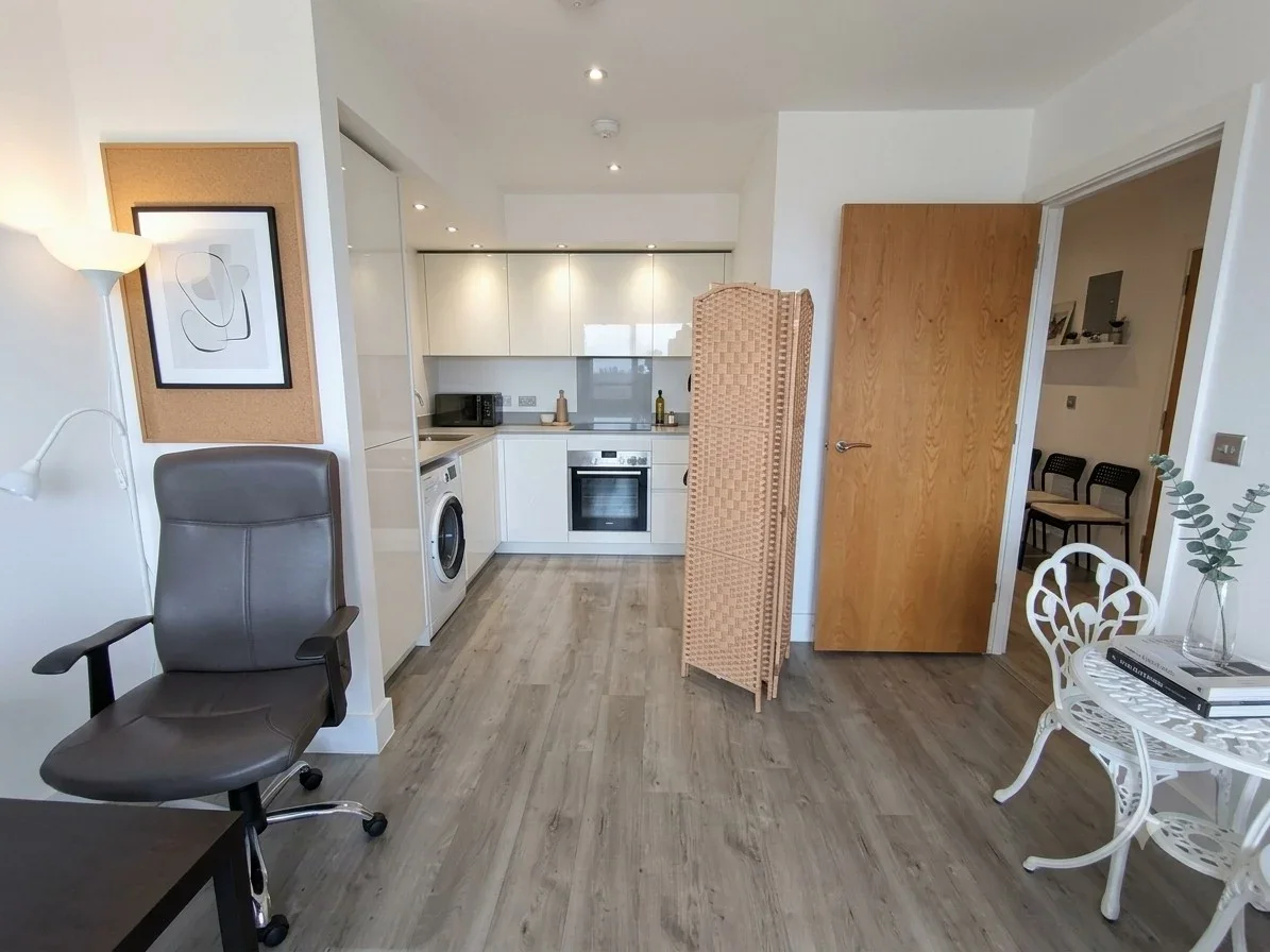 Flat Gayton Road in Greater London