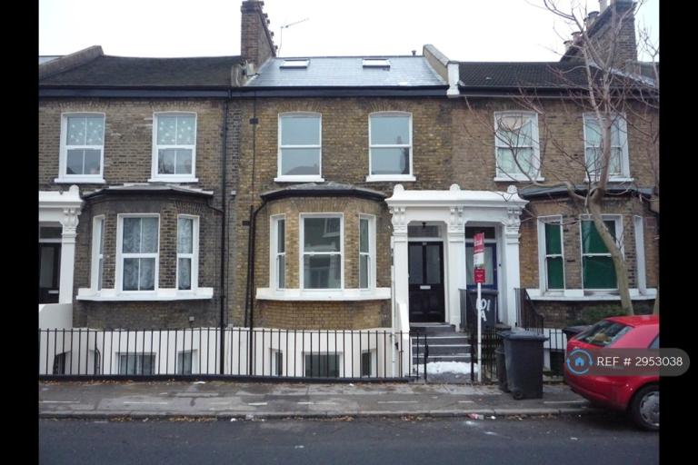 Flat Shardeloes Road in Greater London
