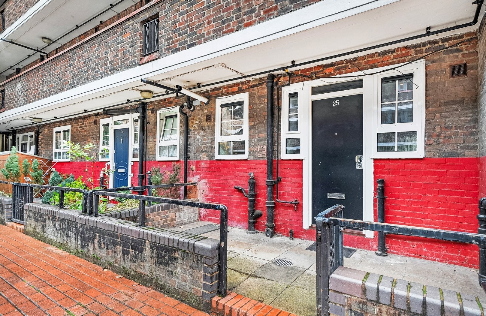 Flat Greenham Close in Greater London
