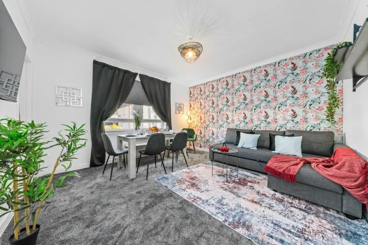 Flat Oxford Street in Coatbridge