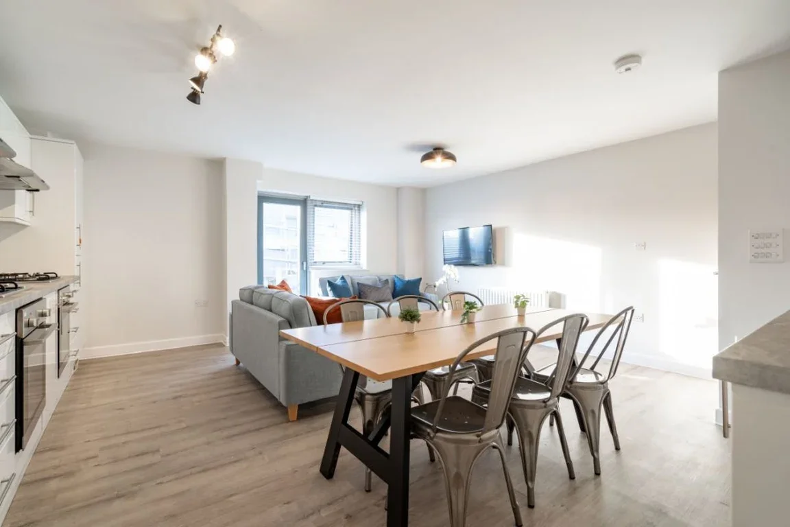 Flat Falconar Street in Newcastle upon Tyne