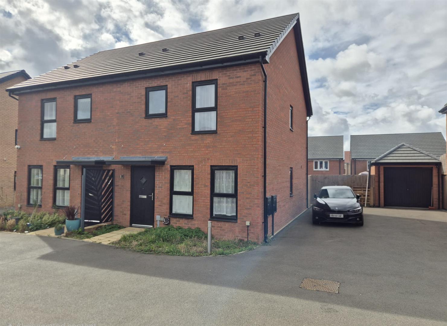 House Blaine Way in Moulton