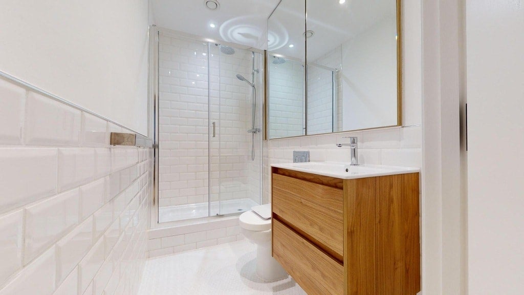 Flat Draycott Avenue in Greater London