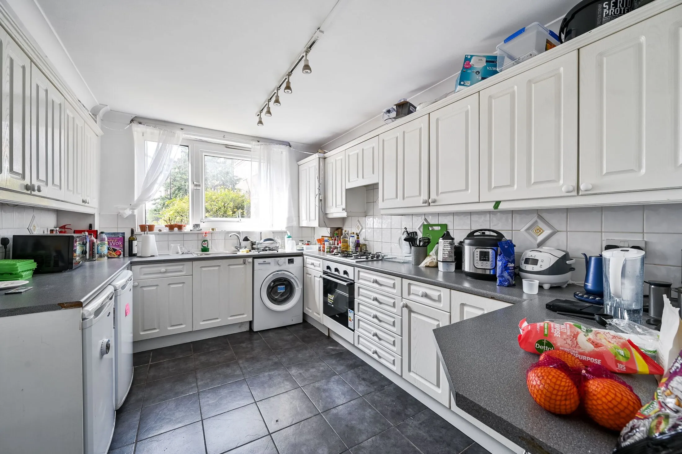 House Sceptre Road in Greater London