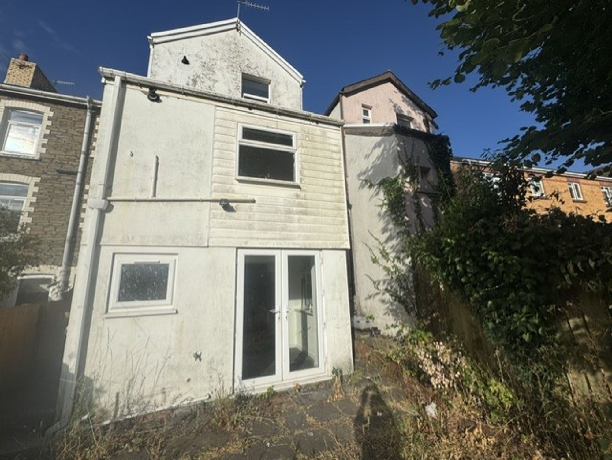 Flat High Street in Pengam