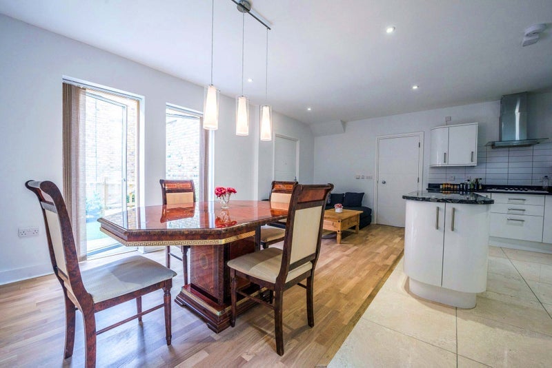 House Benbow Mews in Greater London