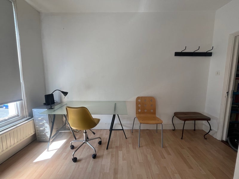 Room Charteris Road in Greater London