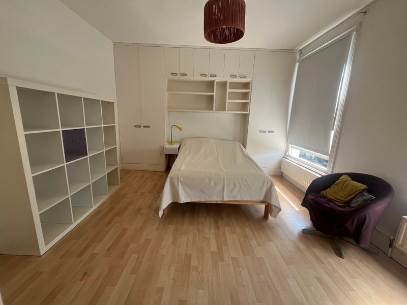 Room Charteris Road in Greater London