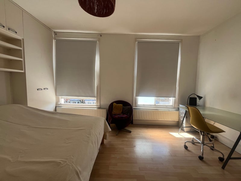 Room Charteris Road in Greater London