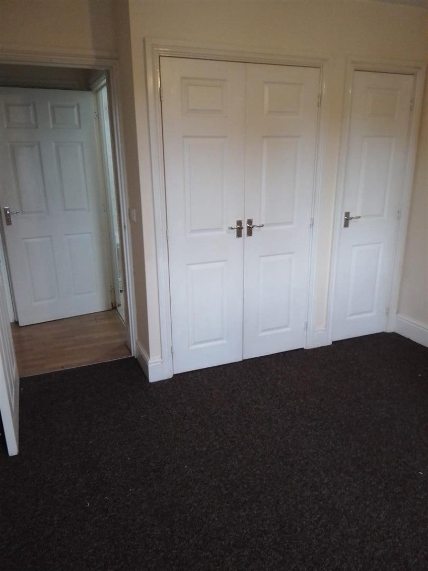 Flat Parklands Avenue in Birmingham