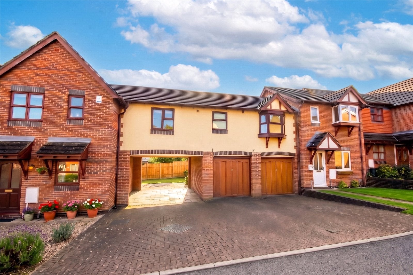 Flat Gallivan Close in Bristol