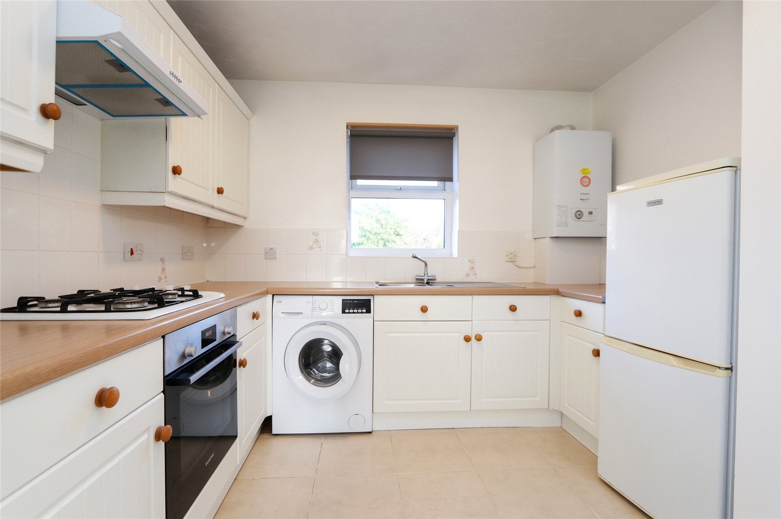 Flat Gallivan Close in Bristol