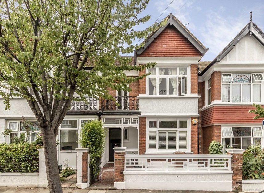 House The Crescent in Greater London