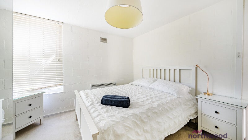Flat Thackley End in Oxford
