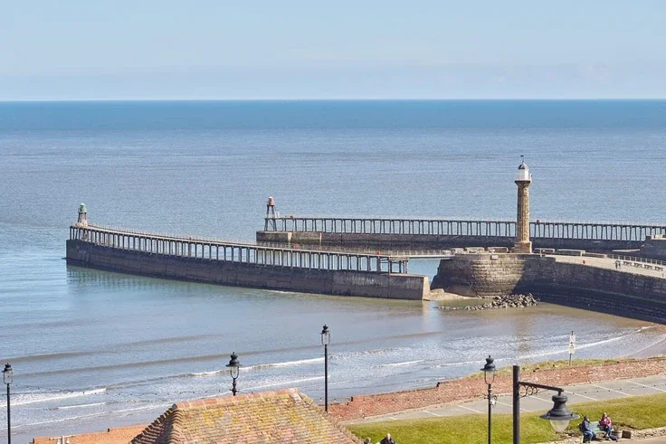 Flat Crescent Terrace in Whitby