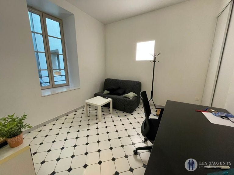 Flat Rue Saint-Laurent in Grenoble