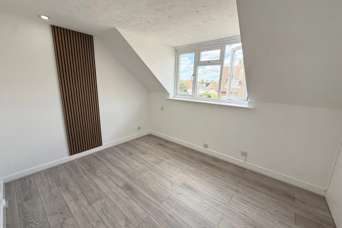 Flat Mahon Close in Greater London