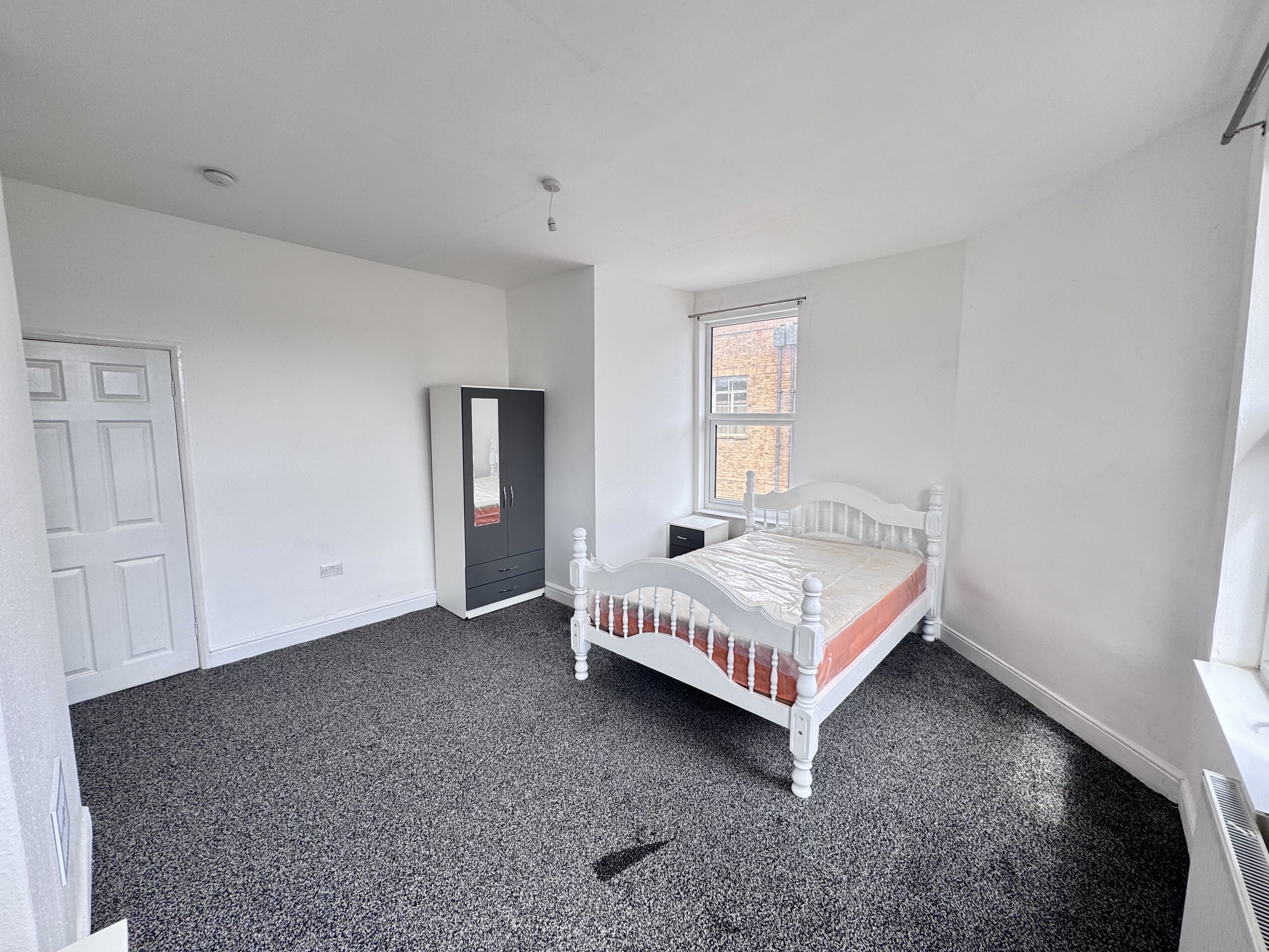Flat Hartley Road in Nottingham