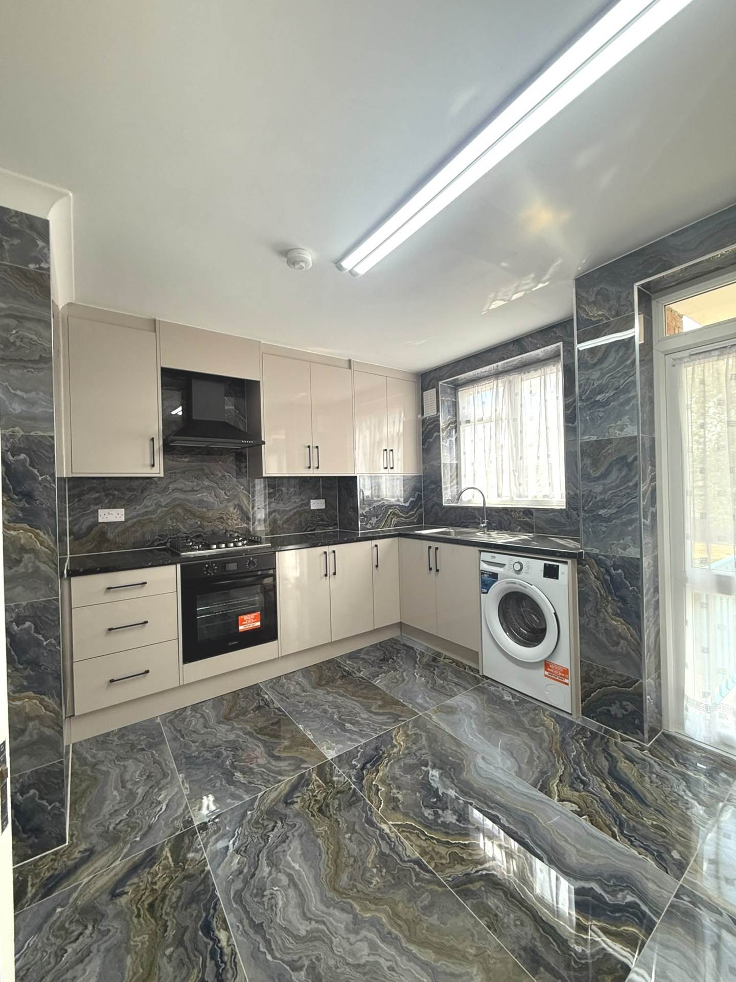 Flat Norwood Close in Greater London
