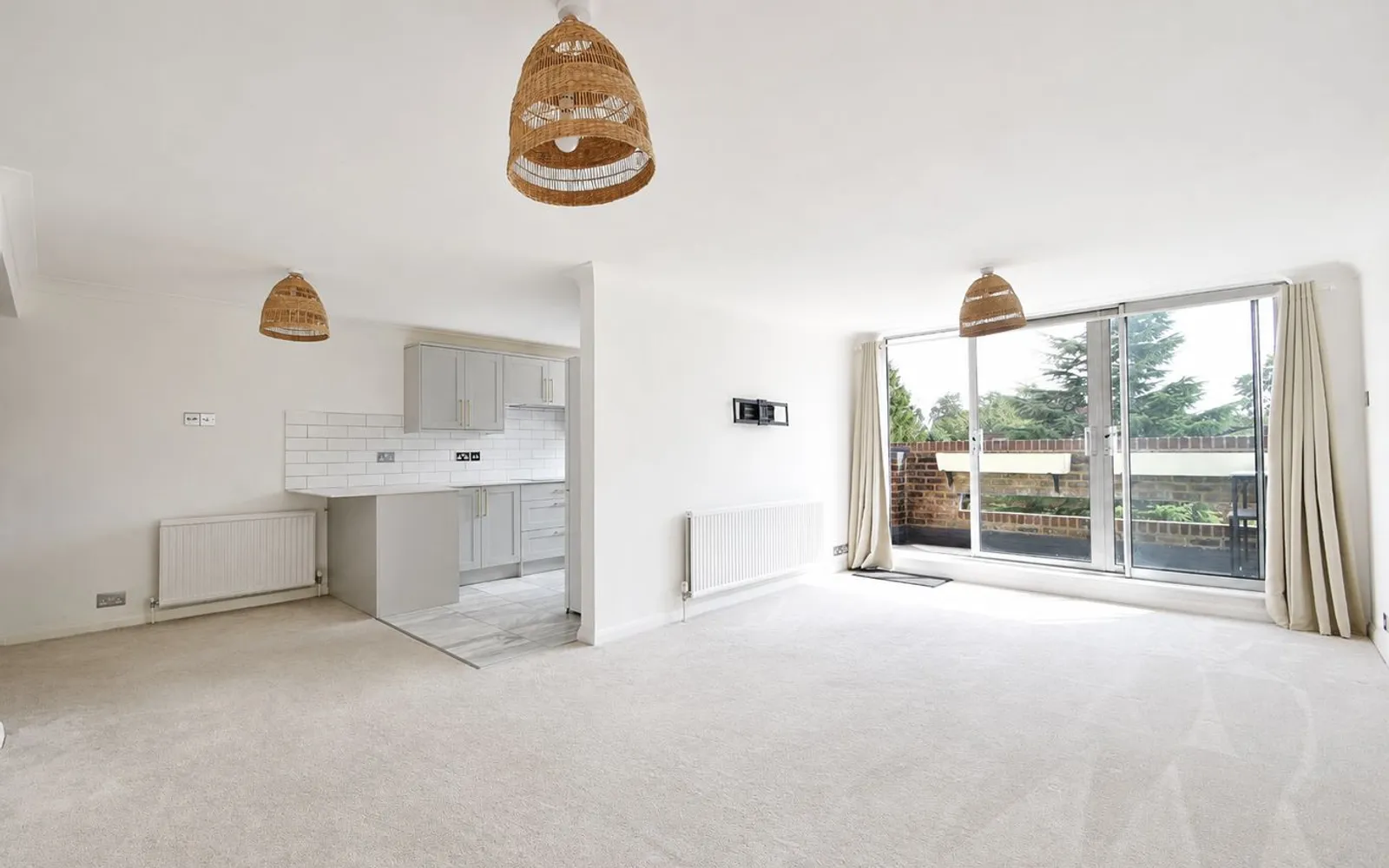 Flat Stroudwater Park in Elmbridge