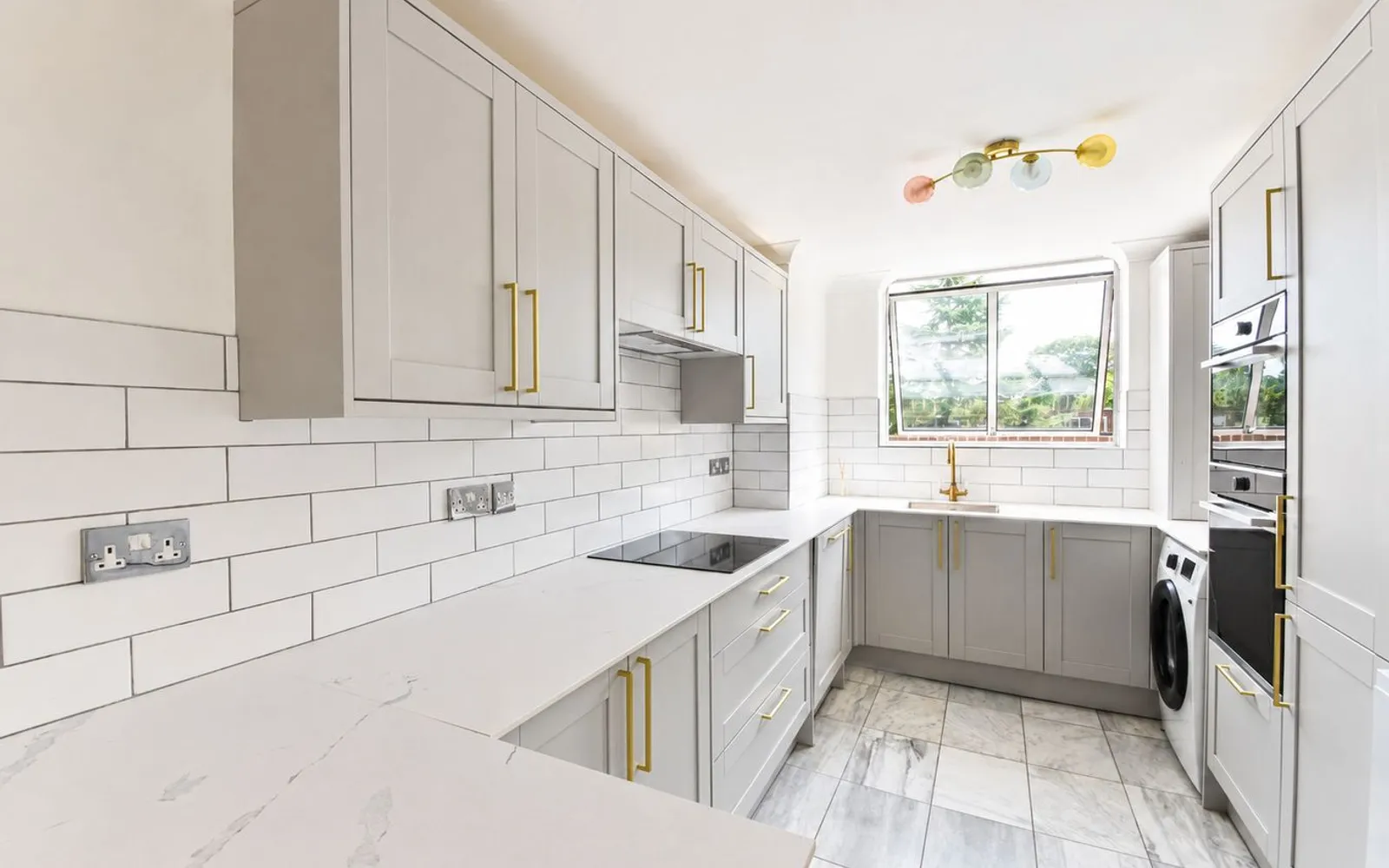 Flat Stroudwater Park in Elmbridge
