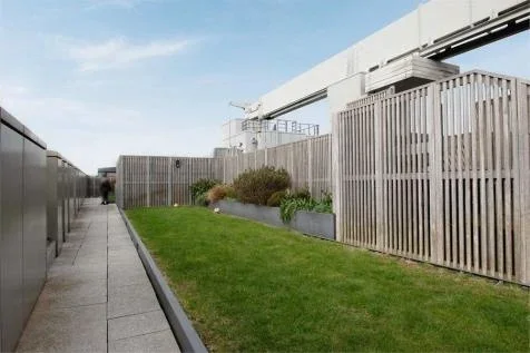Flat Wellesley Road in Greater London