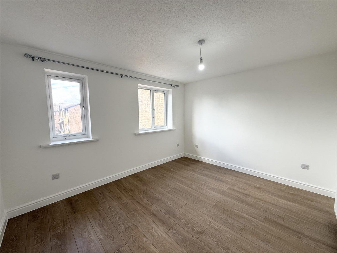 Flat Streamside Close in Greater London