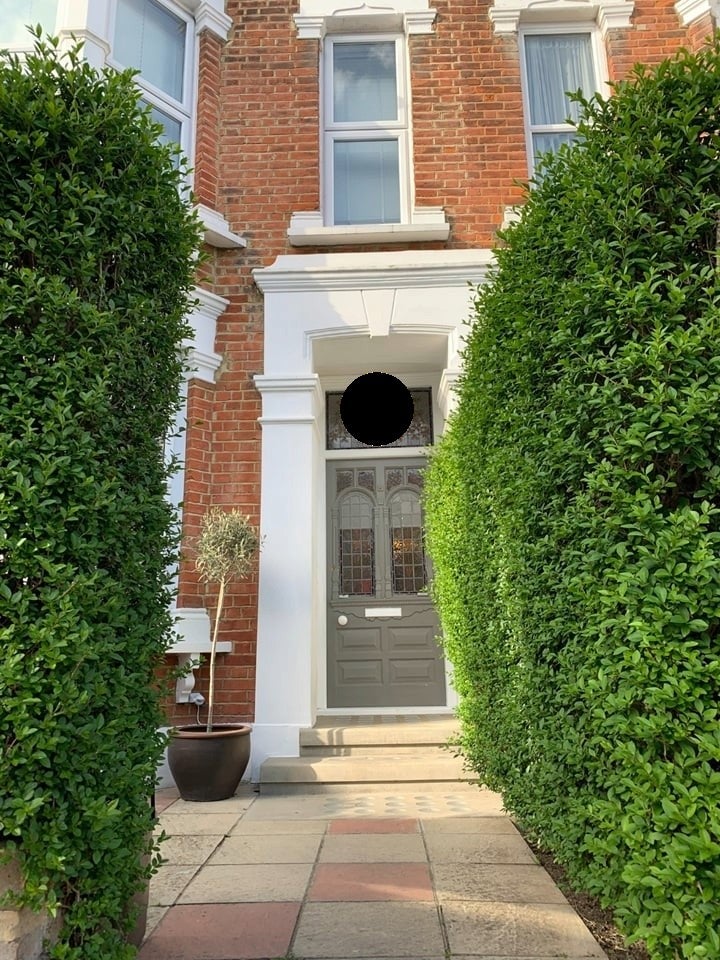 Flat Park Avenue in Greater London