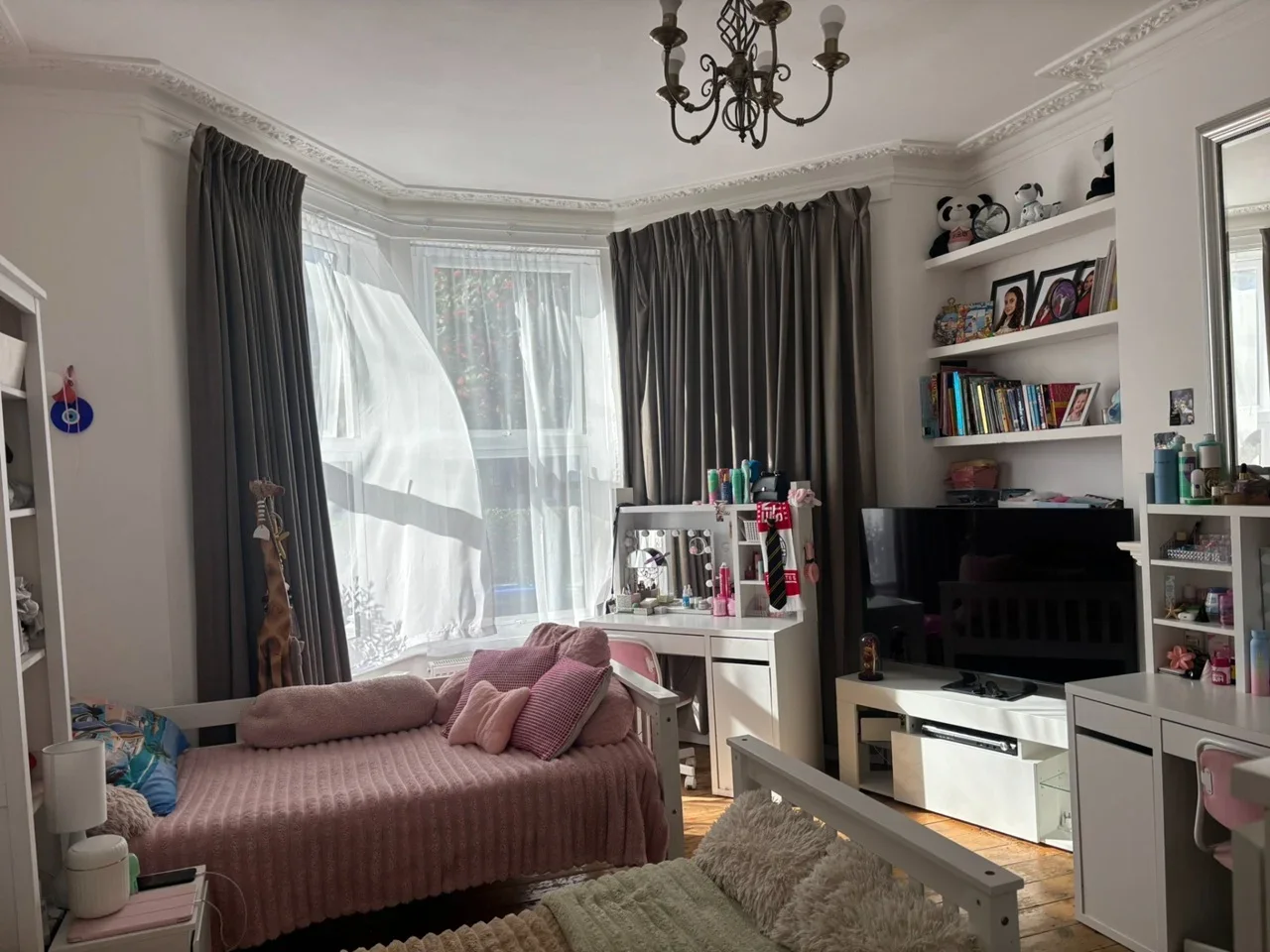 Flat Park Avenue in Greater London