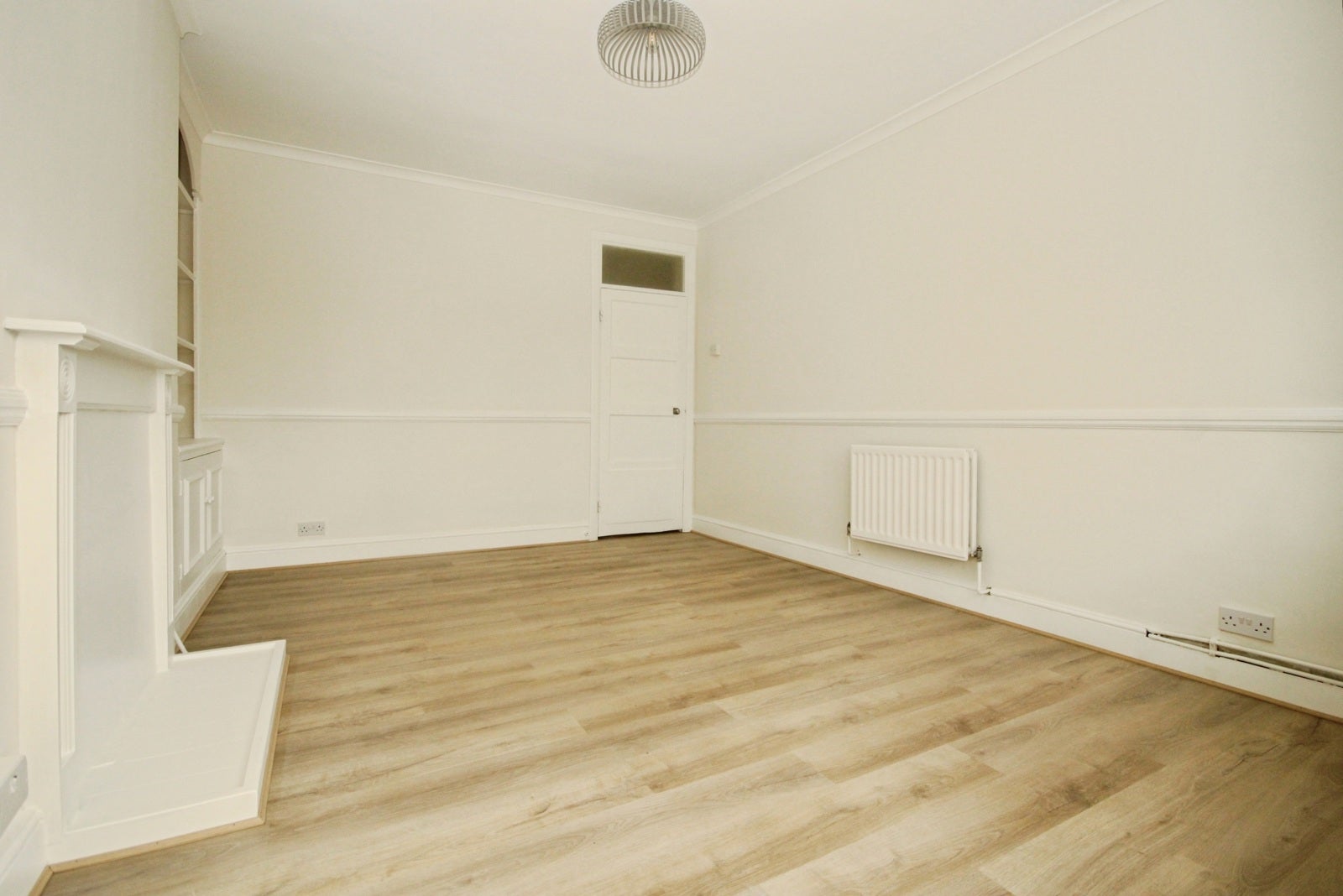 Flat Fayland Avenue in Greater London
