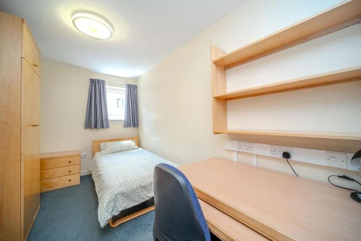 Flat Robertson's Close in City of Edinburgh