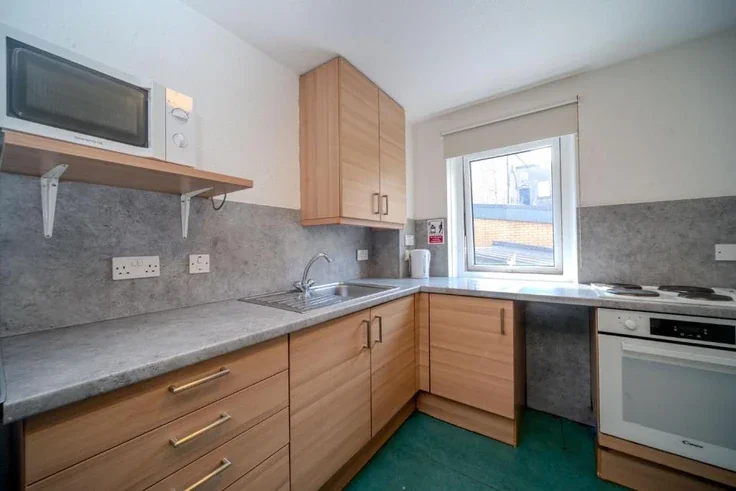 Flat Robertson's Close in City of Edinburgh