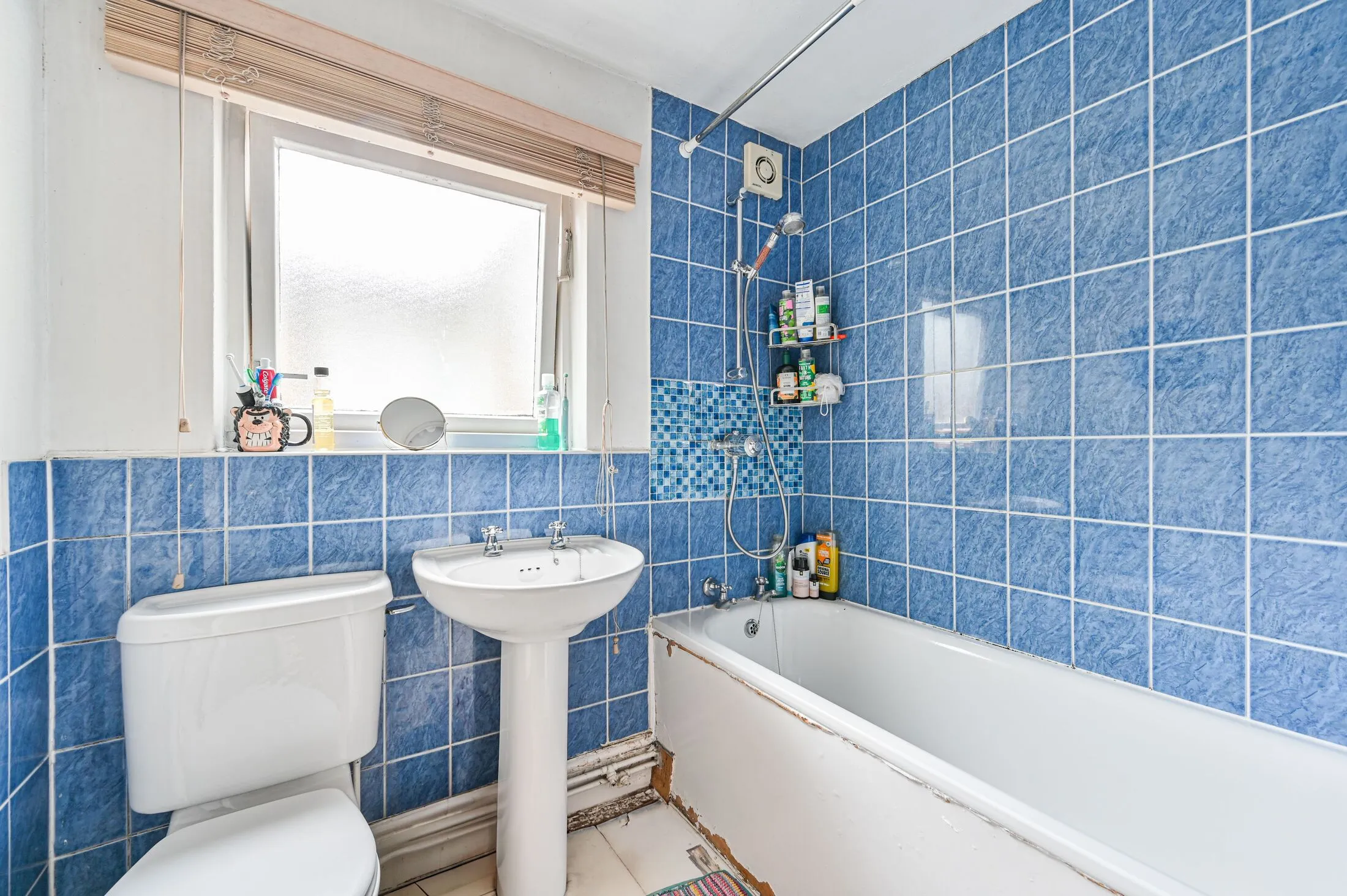 Flat Elcot Avenue in Greater London
