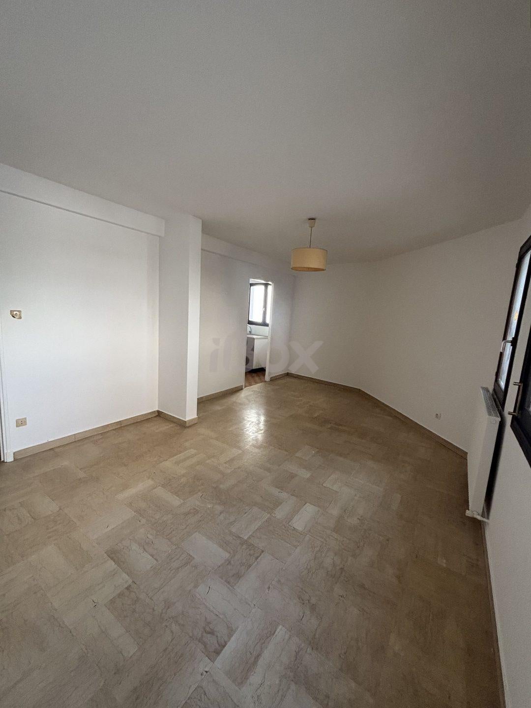 Flat Avenue Benoît Malon in Toulon