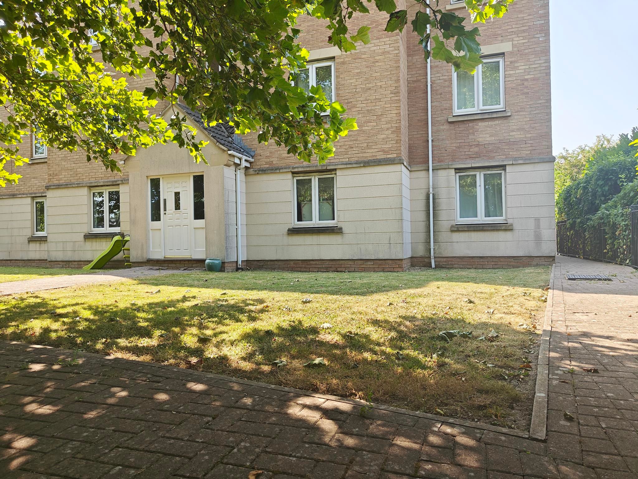 Flat Macfarlane Chase in Weston-super-Mare