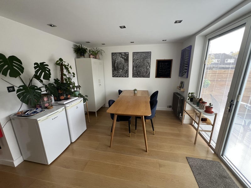 Room Turnpike Close in Greater London
