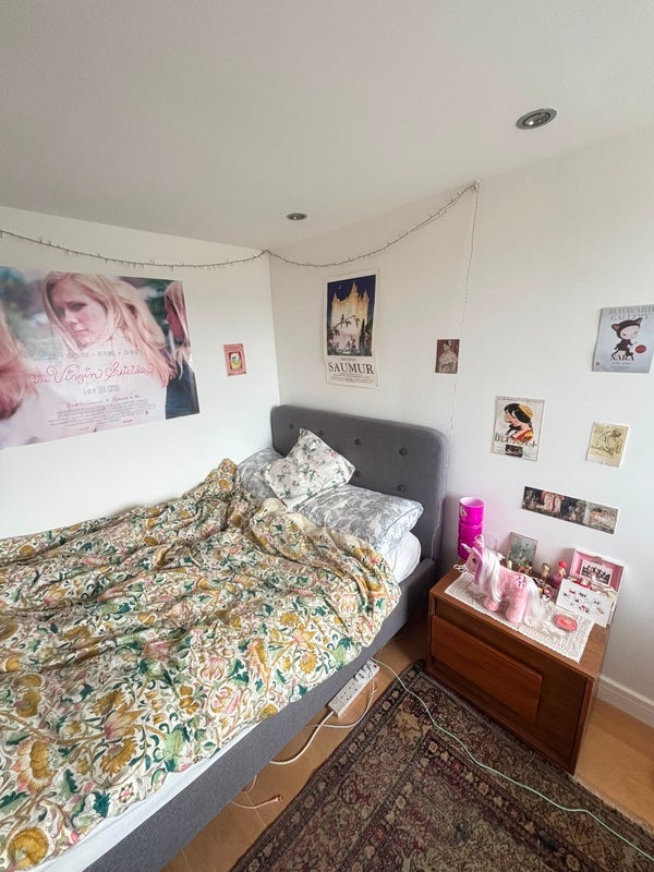 Room Turnpike Close in Greater London
