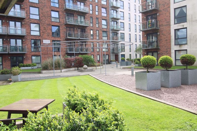 Flat Fairfax Road in Prestwich