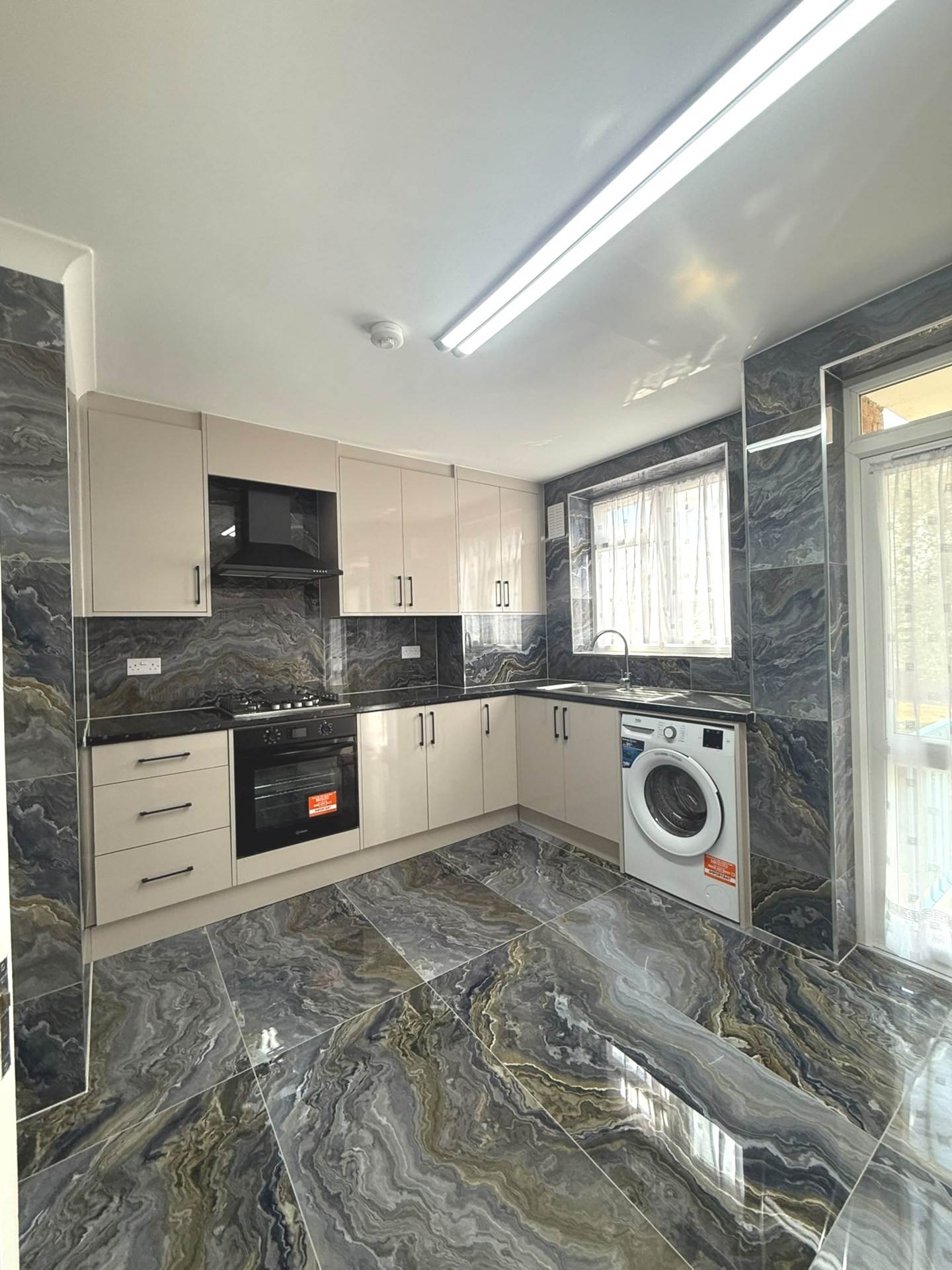 Flat Norwood Close in Greater London
