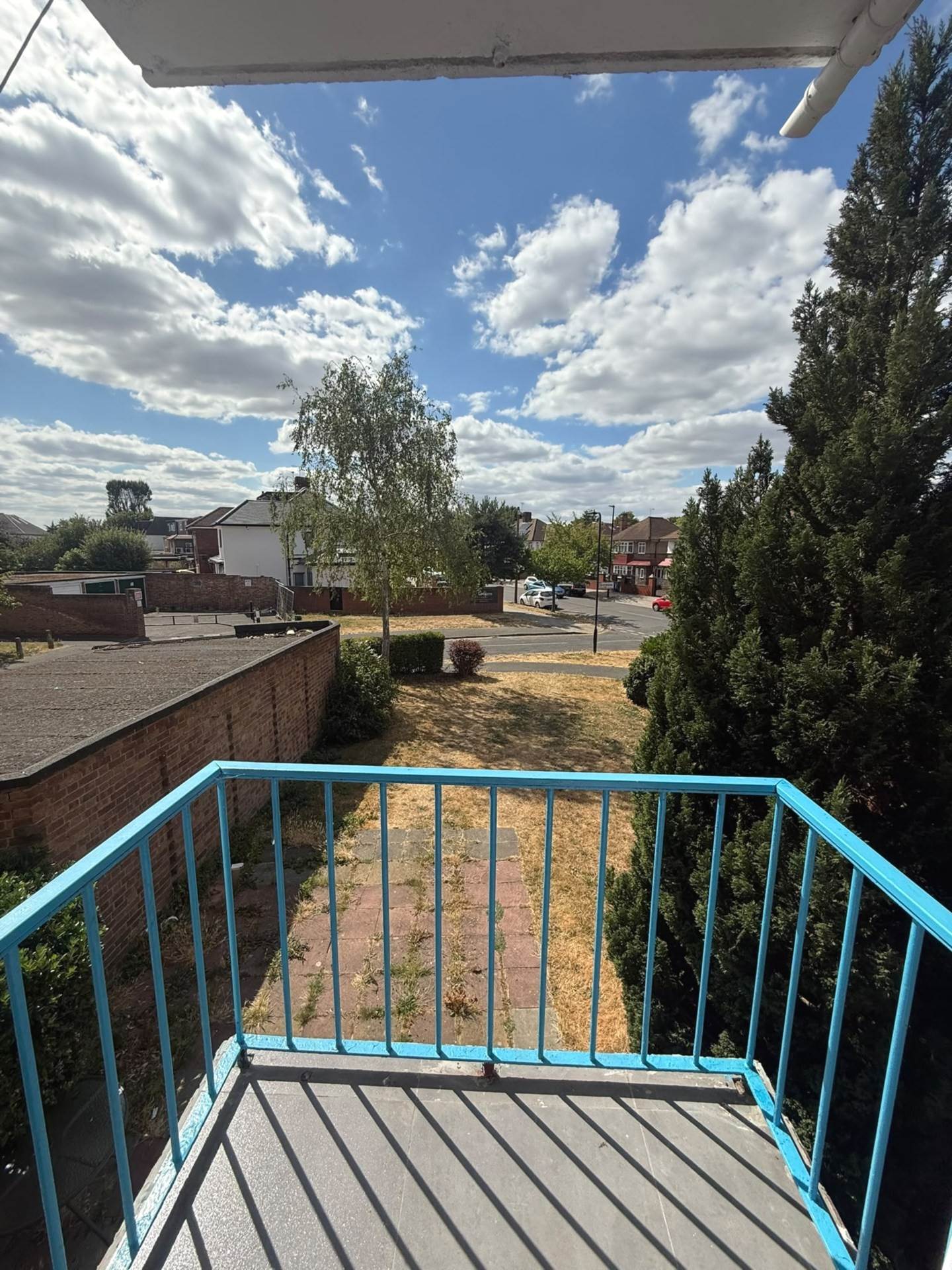 Flat Norwood Close in Greater London