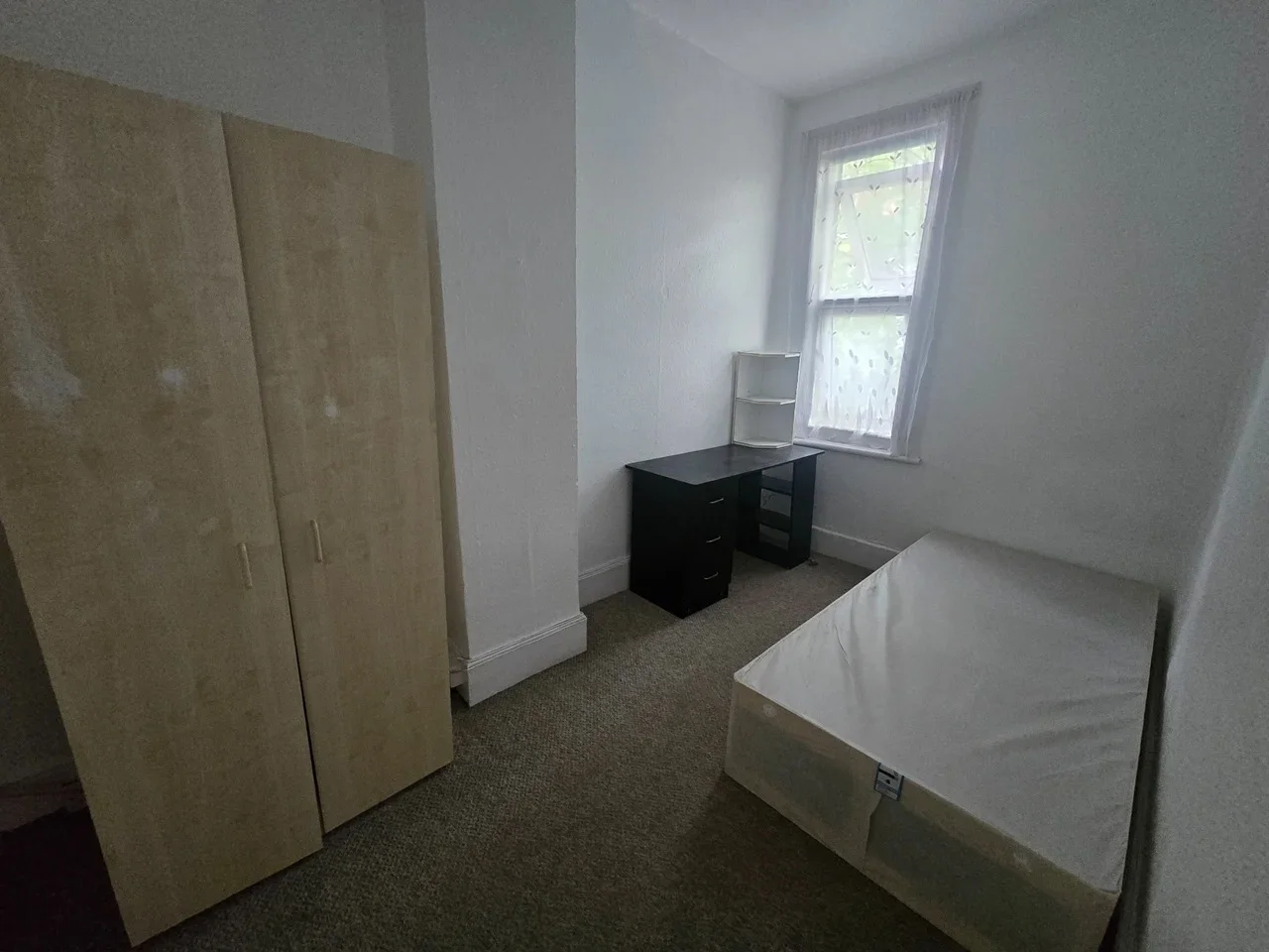 Flat York Road in Greater London