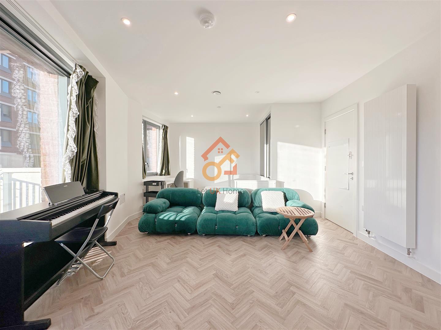 Flat Gillender Street in Greater London